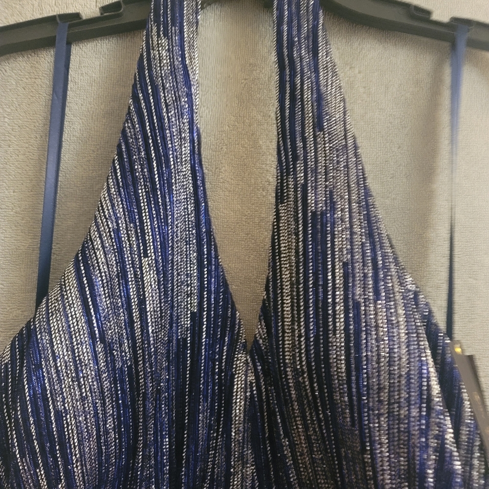 Dress - Picture 6 of 6